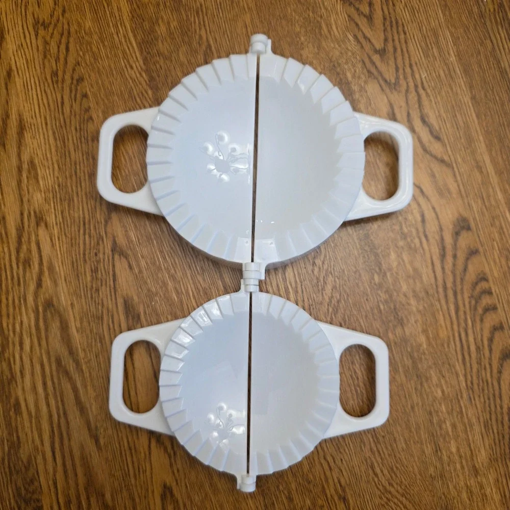 Easy Snacker Dough Press Cutter Empanada‎ Pie Ravioli Maker Recipes Booklet 2pc